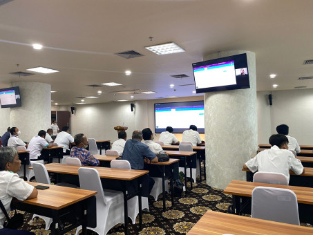 Kolaborasi dengan PT ATW Solar Indonesia, DITSARPRAS UNAIR Gelar Pelatihan Perawatan Solar Panel