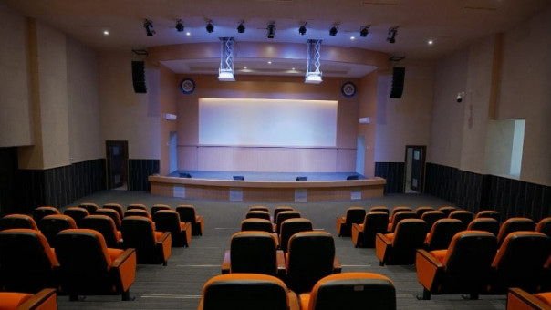 Intip Auditorium Mewah Terbaru Milik Universitas Airlangga