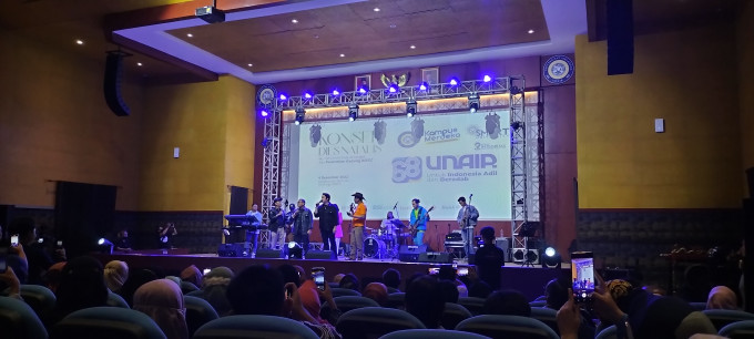 Pemukulan Gong Tandai Peresmian ASEEC Tower, Donnie Sibarani Turut Ucapkan Selamat